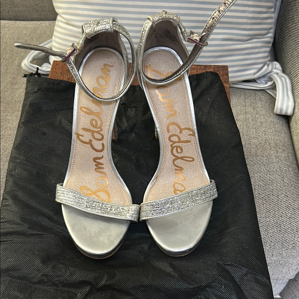 EUC Sam Edelman Silver Heels with Sparkly Finish - size 6.5